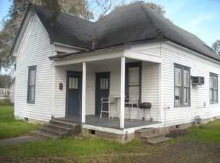 611 S Mechanic St, El Campo, TX 77437