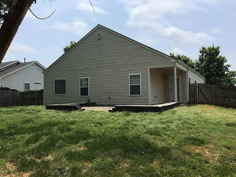 1045 Brookgreen Ln — Photo 11