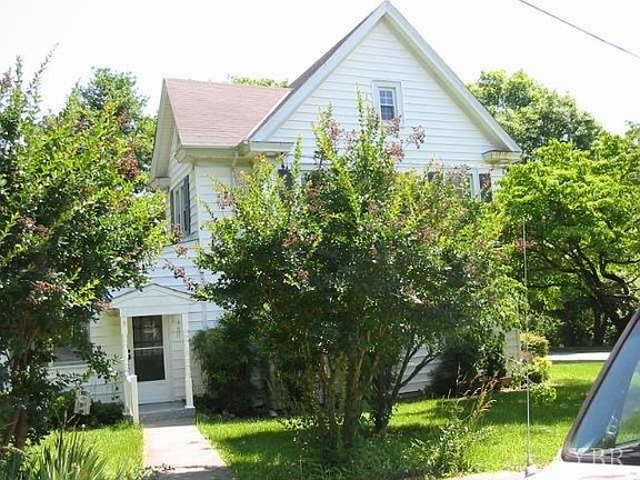 3rd image of 4257 Fort Ave