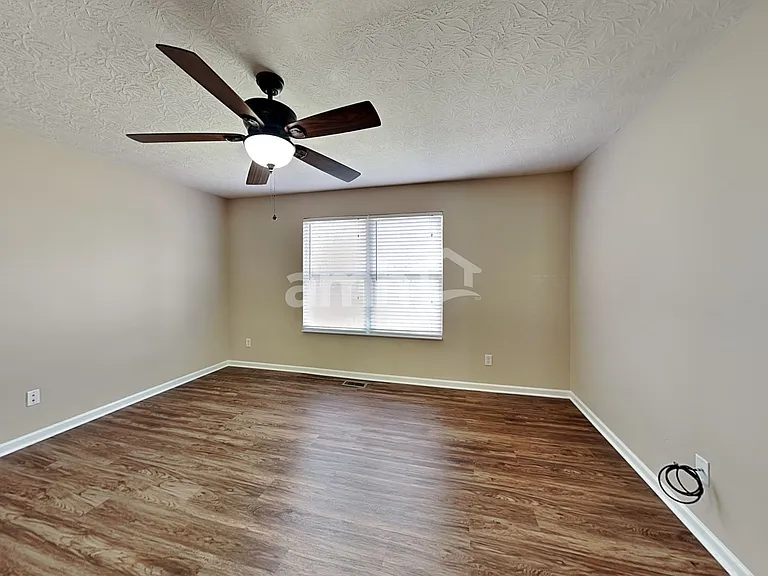 300 Water Ridge Ct — Photo 11