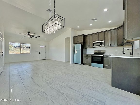 3rd image of 355 Trinity Ct