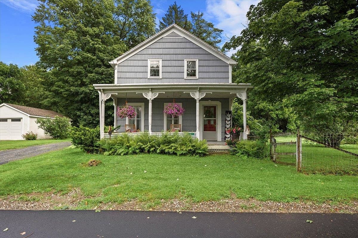 4 Pleasant Street, North Bennington, VT 05257 Zillow