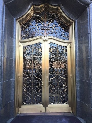 2nd image of 2000 N Lincoln Park West Ave #303