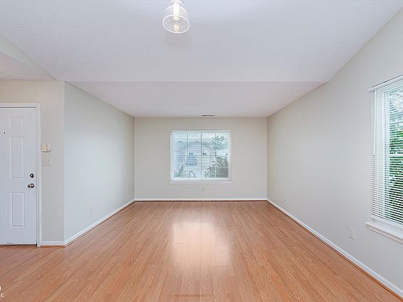 4th image of 5083 Emmert Dr