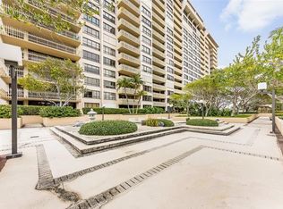 1 Grove Isle Dr APT 203, Coconut Grove, FL 33133