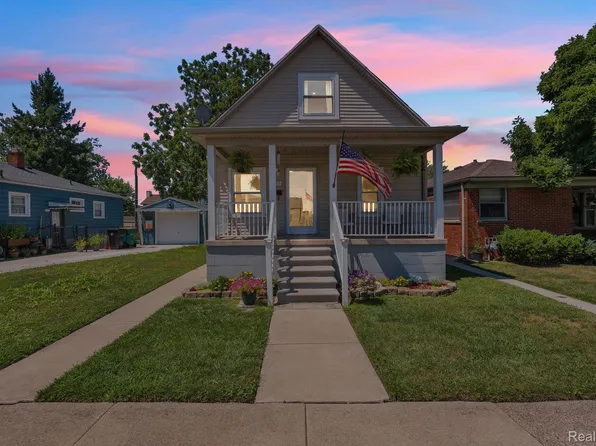1270 Lincoln St, Wyandotte, MI 48192