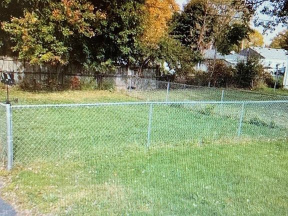 5th image of 318 Midland Ave
