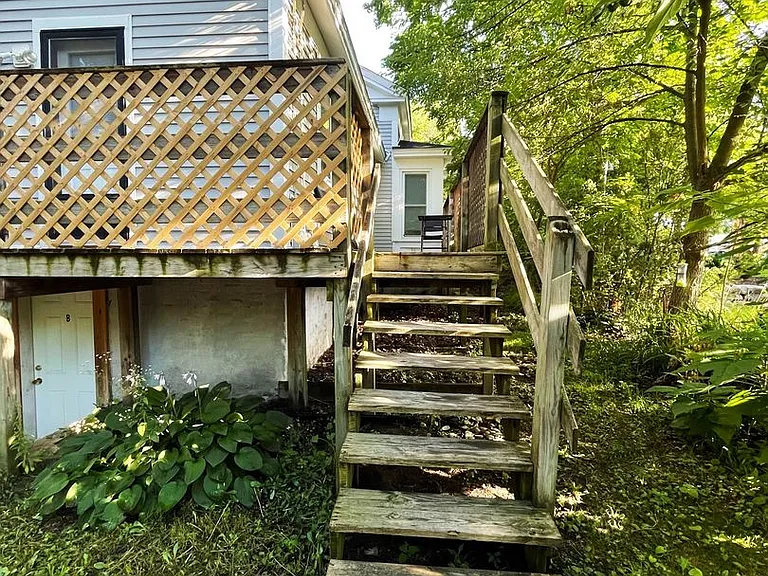 413 W Liberty St — Photo 4