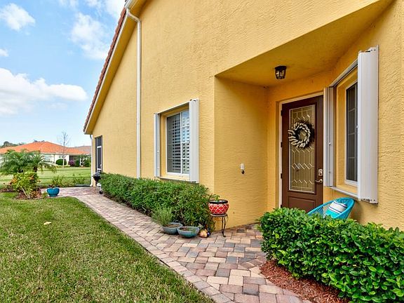 2nd image of 6505 Oxford Cir