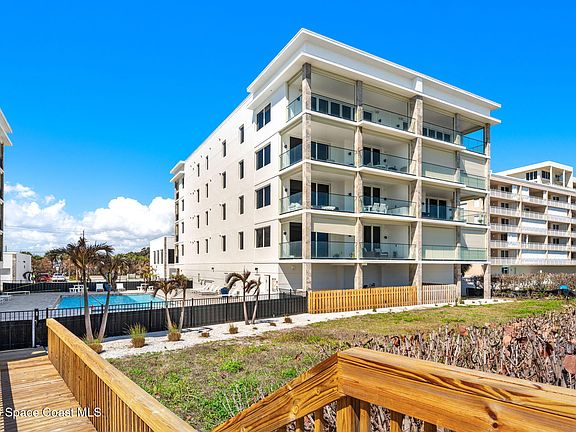 2nd image of 2765 N Highway A1a #404