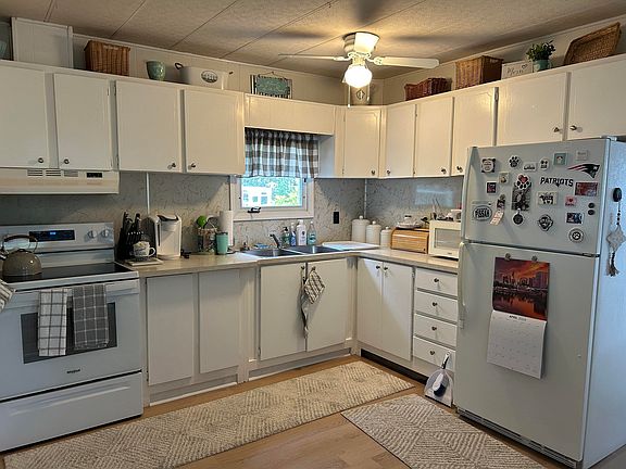 2nd image of 22 Sycamore Dr