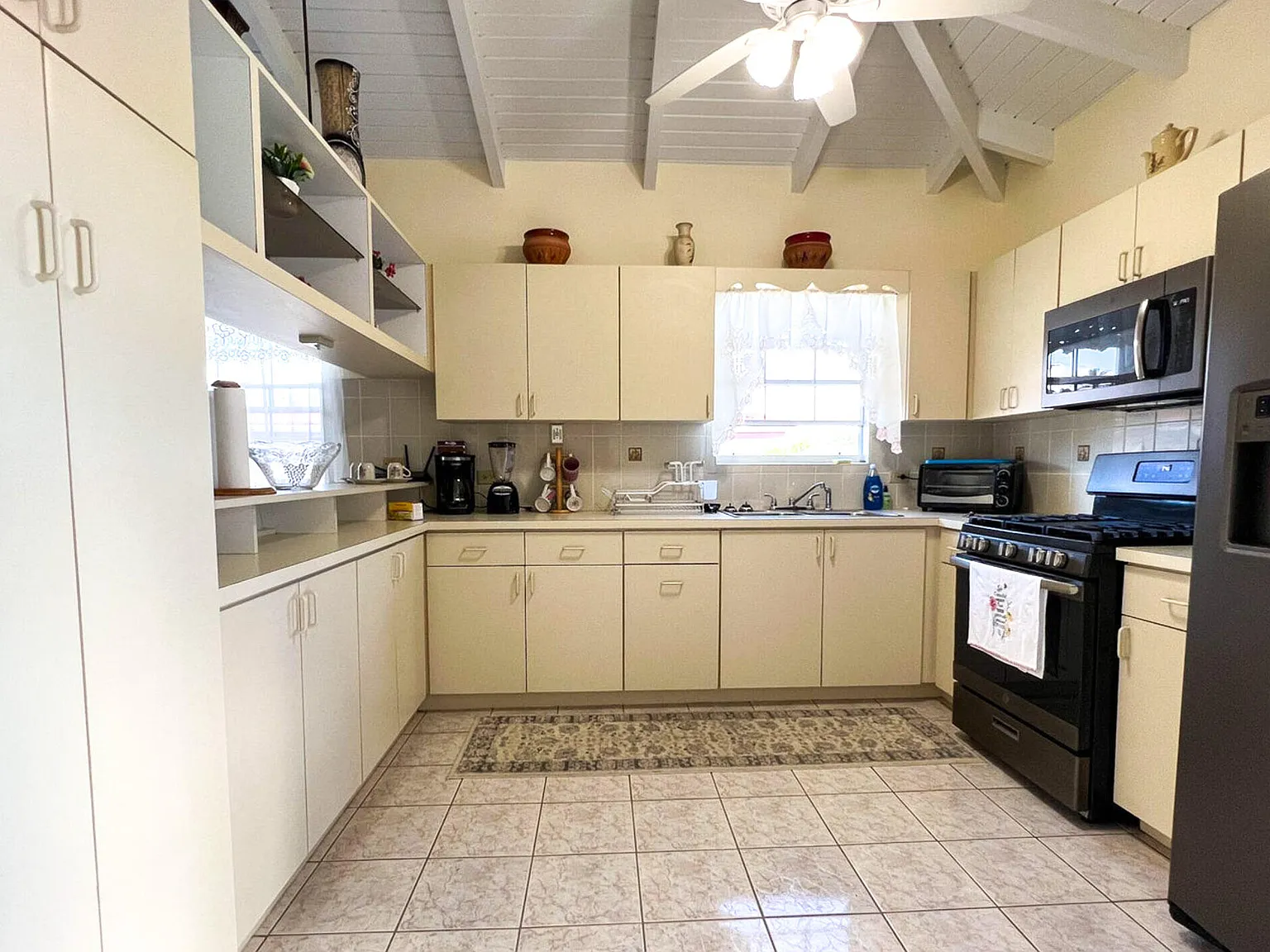 3 bed, $2,800 — Photo 4