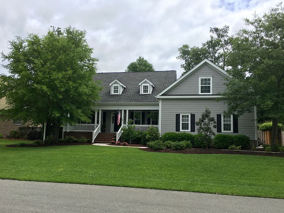 2nd image of 216 Pinewood Ave