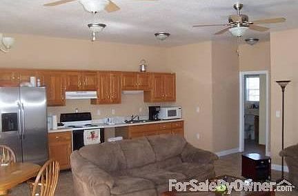 open kitchen- livingroom area