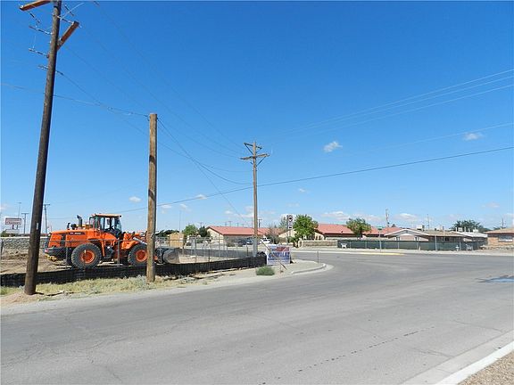 4th image of 492 S Yarbrough Dr