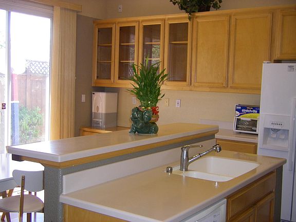 5th image of 30 Goldfinch Dr