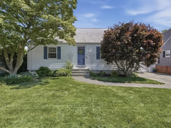 3 Washington Pl, Peabody, MA 01960