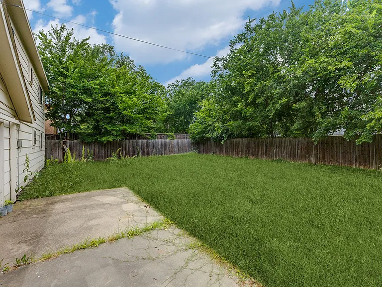 12129 Spring Branch Dr — Photo 12
