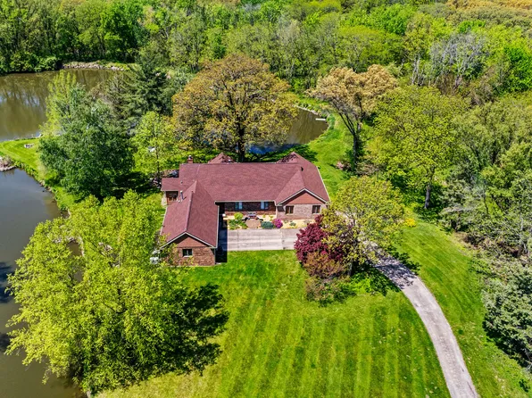 3262 Greenwood Dr, Dewey, IL 61840