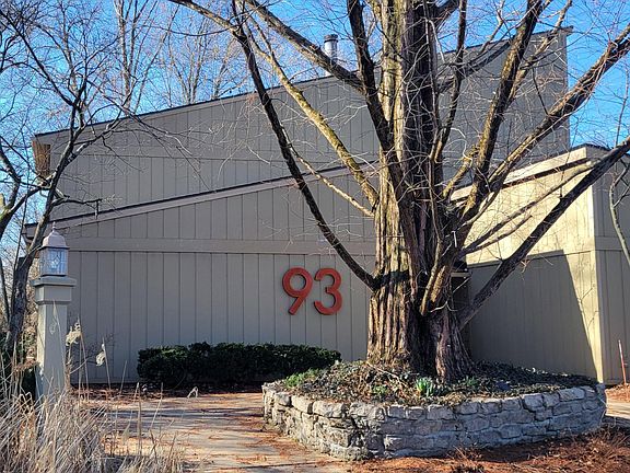 2nd image of 93 Forest Ridge Ct