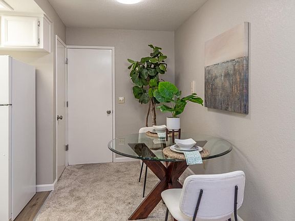 5th image of 18947 Sara Park Cir