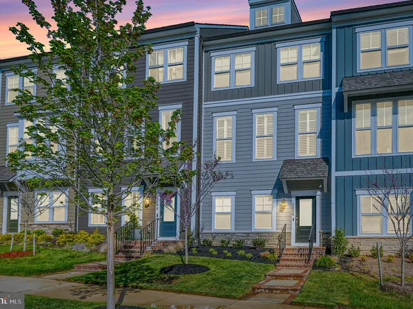 1606 Grove Chestnut Rd, Dumfries, VA 22026