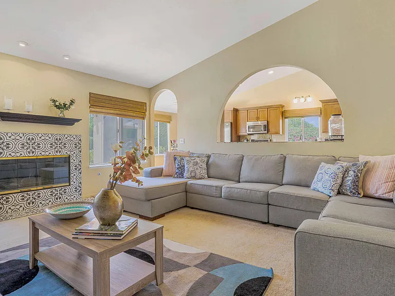 39795 Regency Way — Photo 6
