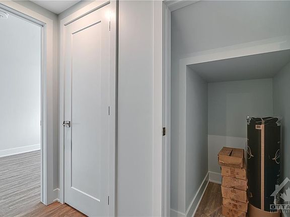 5th image of 569 McLeod St #4