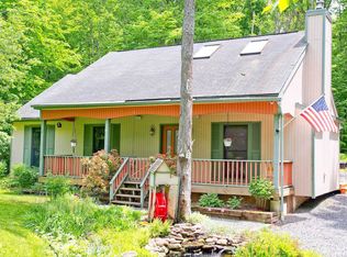 1138 Blackberry Rd, Pocono Lake, PA 18347