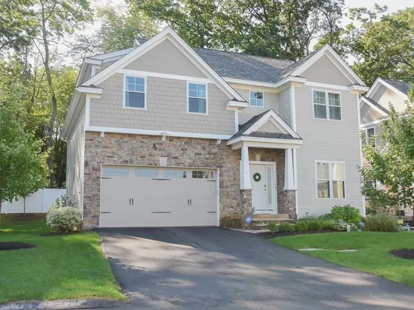 33 Boardwalk Dr #33, Andover, MA 01810