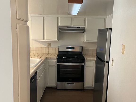 2nd image of 1160 Justin Ave APT 2