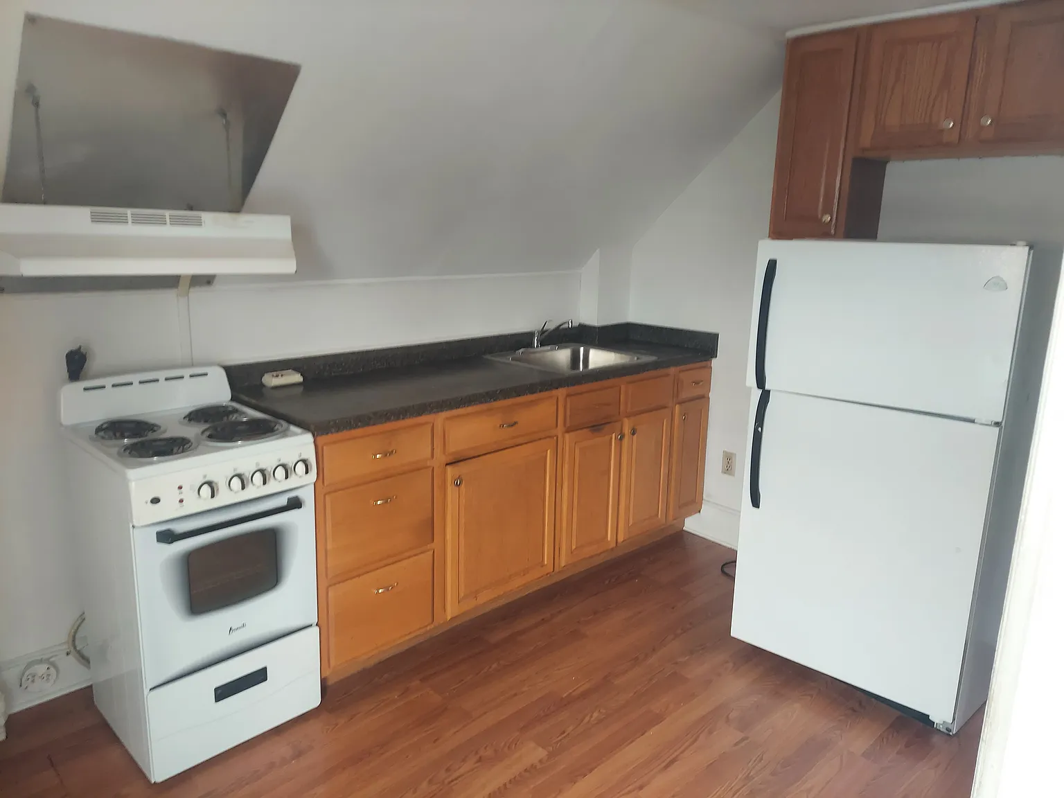 2 bed, 550 sqft, $1,800 — Photo 3