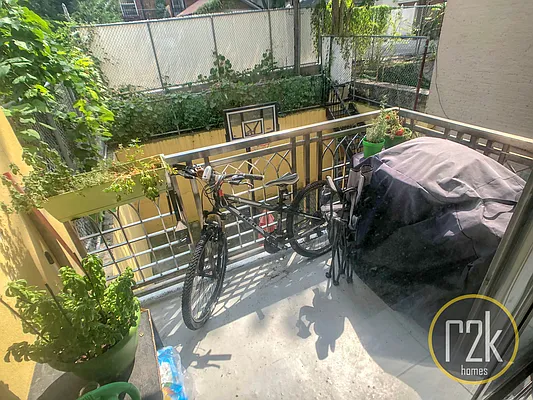 Rented by Realty 2000 Corp | media 12