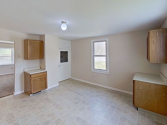 2nd image of 1351 S George St