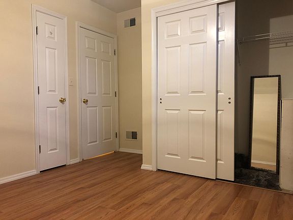 4th image of 219 Bedell Ave