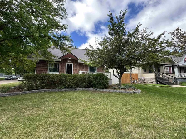 920 E 4, North Platte, NE 69101