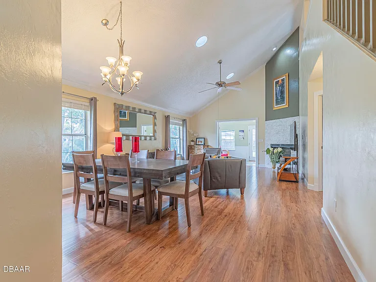 6236 Clover Bend Dr — Photo 9