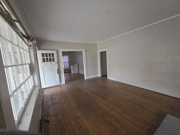 3rd image of 1515 45th St