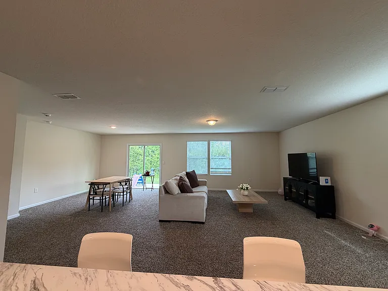 2170 Englewood Ct — Photo 6
