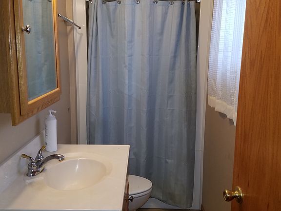 4th image of 119 Candee Ln