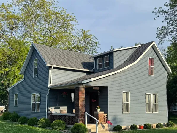210 S Johnson St, Otterbein, IN 47970
