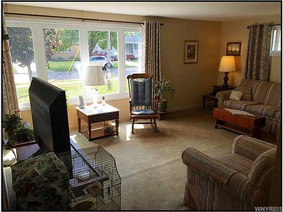 3rd image of 160 Newell Ave