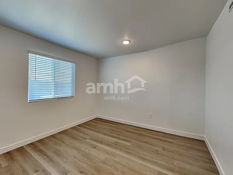 12611 W Flynn Ln — Photo 17