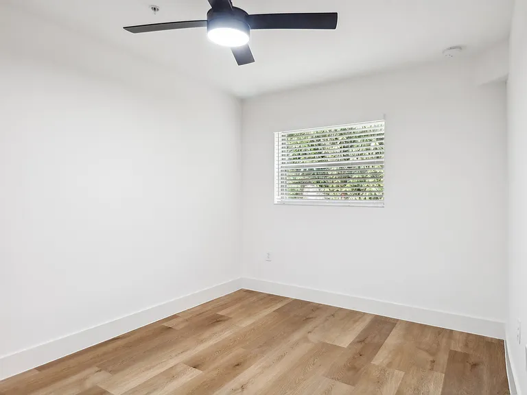 San Marco Square Apartments — Photo 31