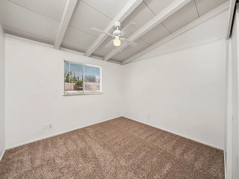 5625 San Vincente Way — Photo 8