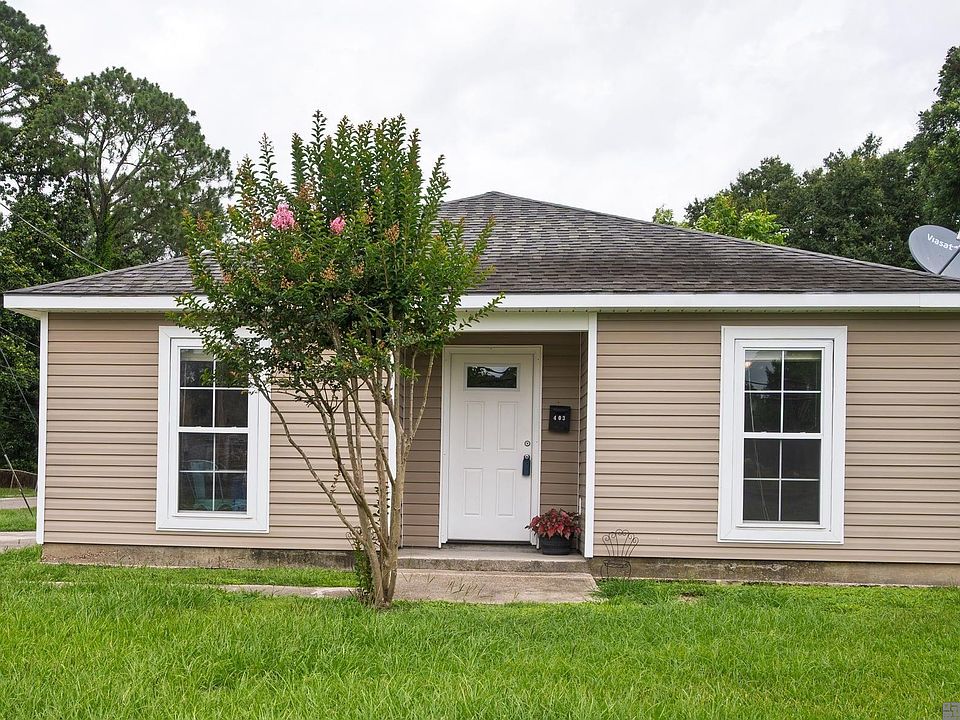 1st image of 403 Railroad Ave