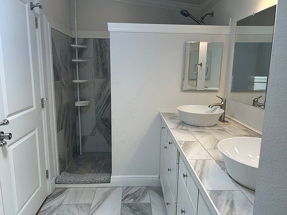 5th image of 17 Tafel Ct #1155