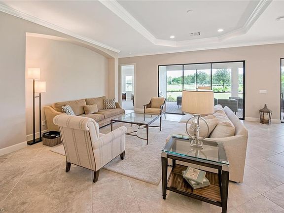4th image of 8860 Savona Ct