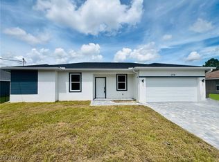 2718 Helen Pl, Lehigh Acres, FL 33971