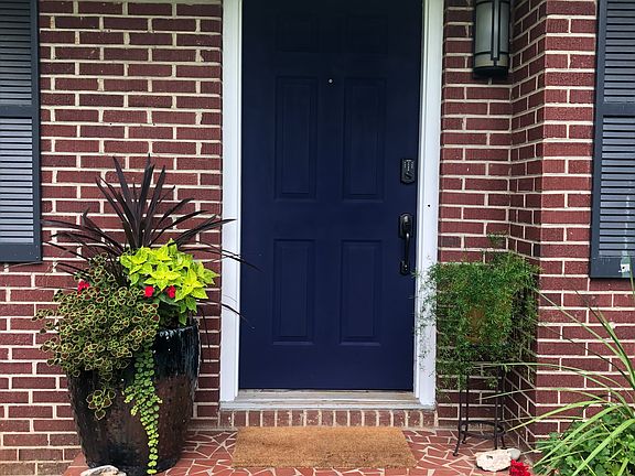 3rd image of 1819 Lumpkin Cir